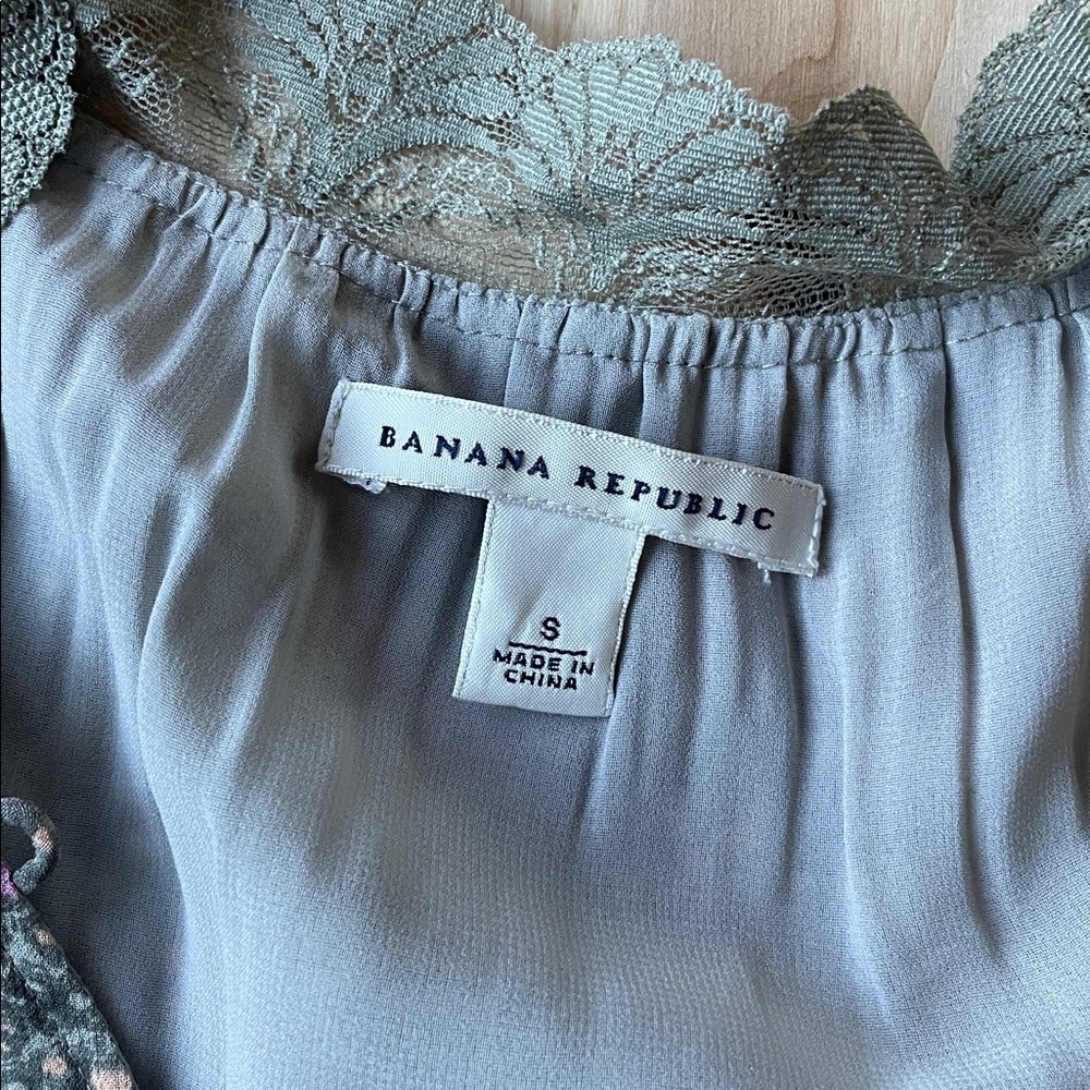 Banana Republic Floral Silk Blouse - Picture 7 of 9